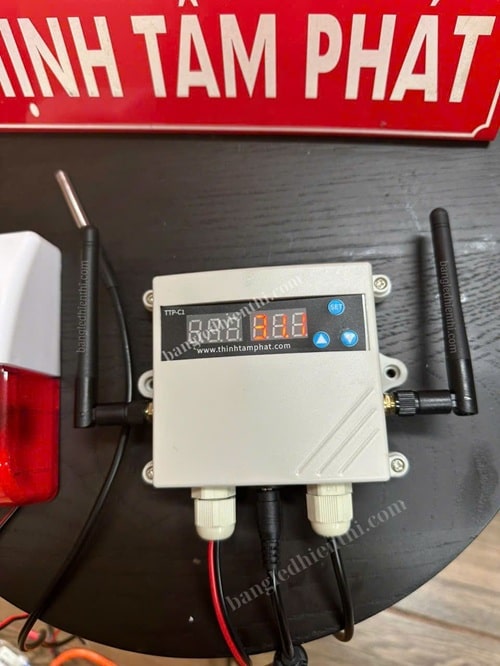 đồng hồ điều khiển nhiệt độ